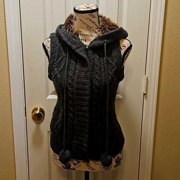 Red Camel Sweaters - Red Camel ladies small vest  0704
